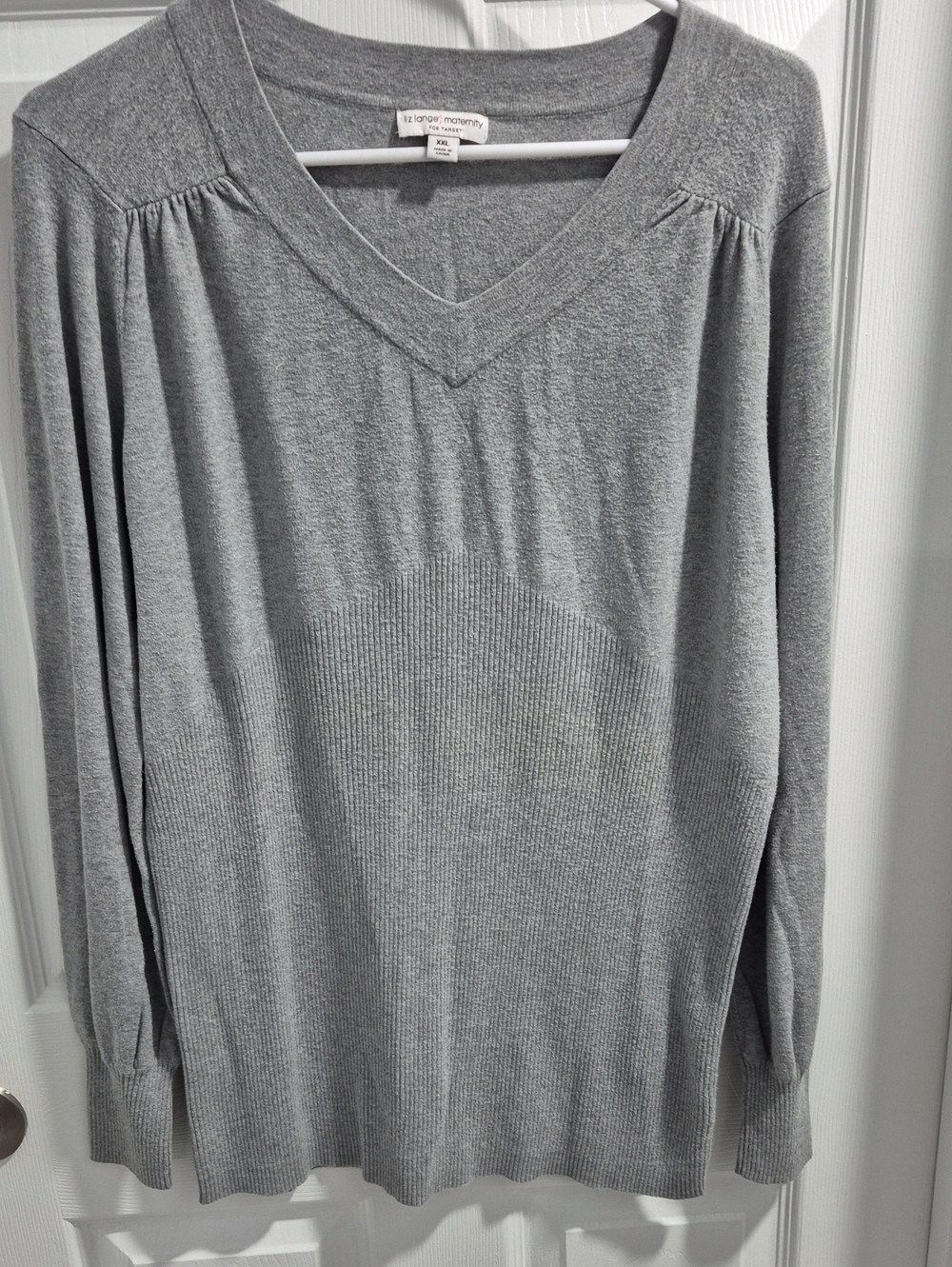 Liz Lange Maternity Light Gray V-Neck Pullover Sweater